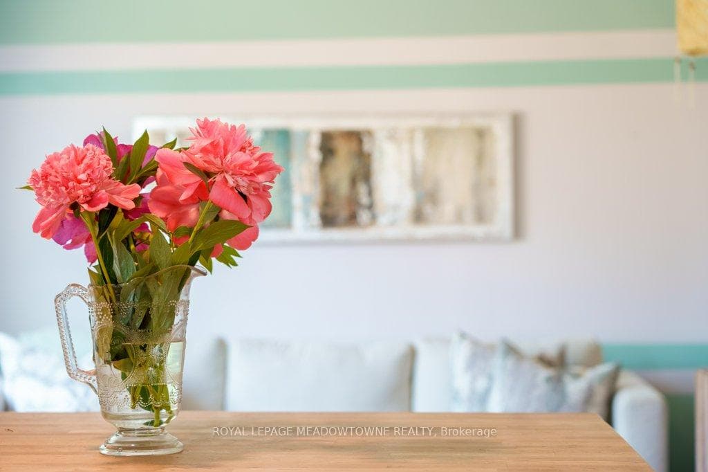 12 Delrex Boulevard photo 14