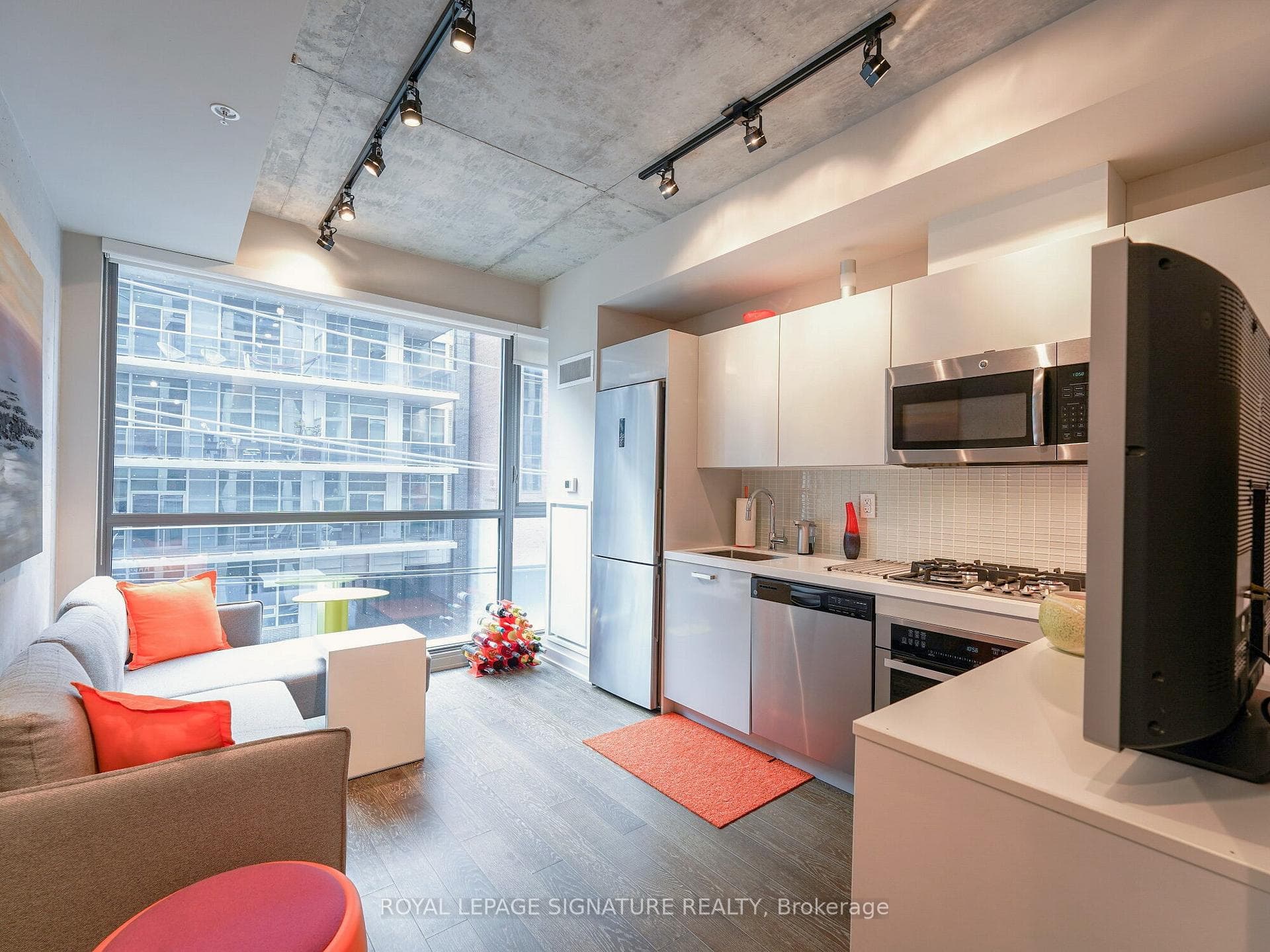 39 Brant Street Unit 316 photo 1