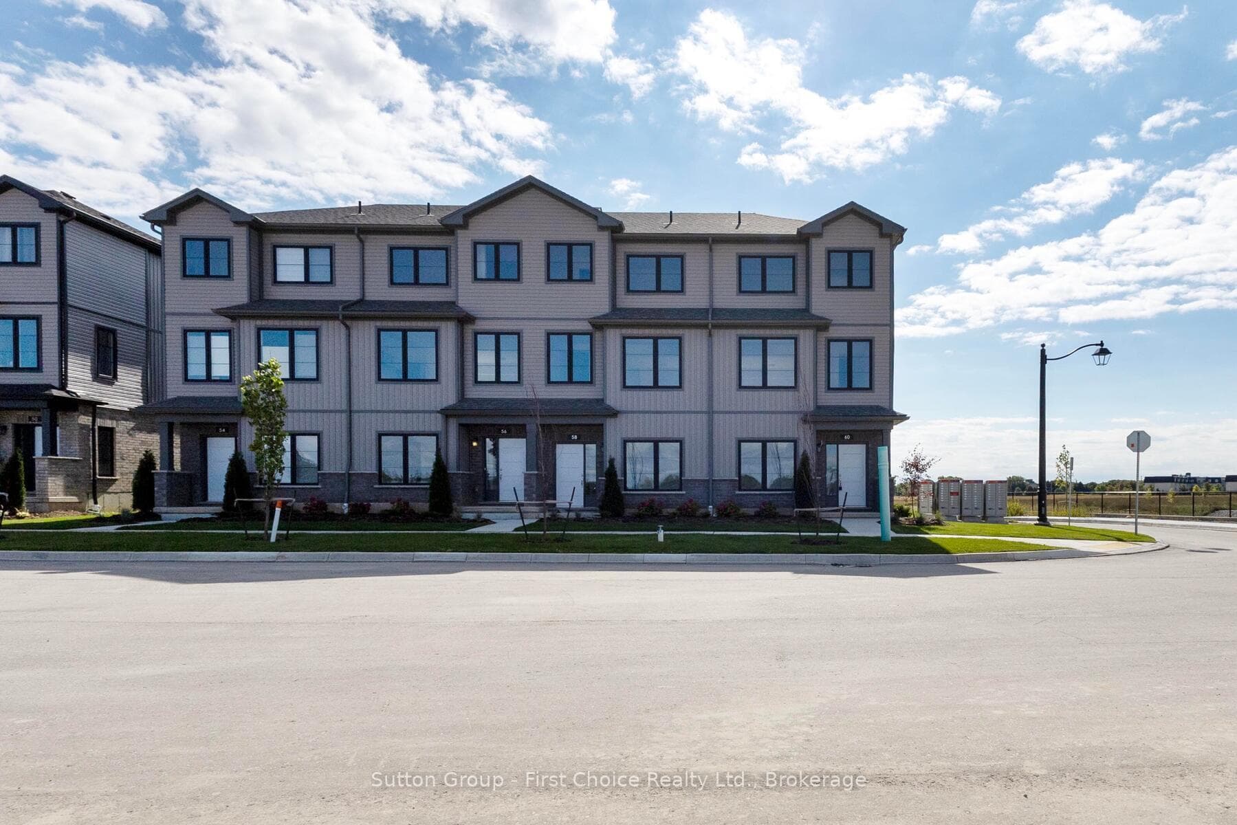 60 Balladry Boulevard photo 2