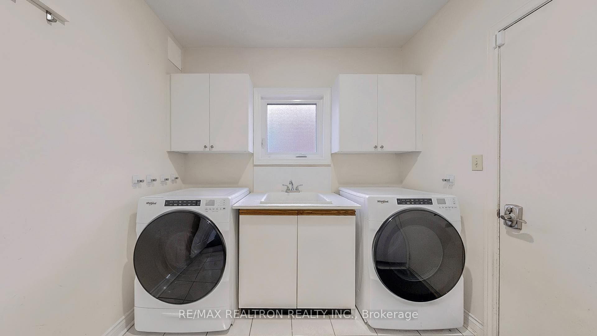 20 Edinburgh Drive photo 41