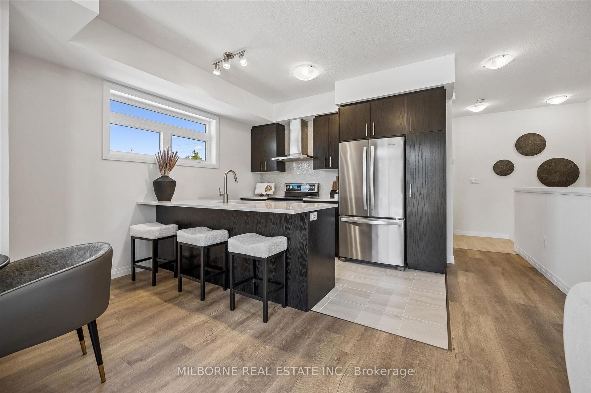 Photos Of Model Suite - Colour Package Varies