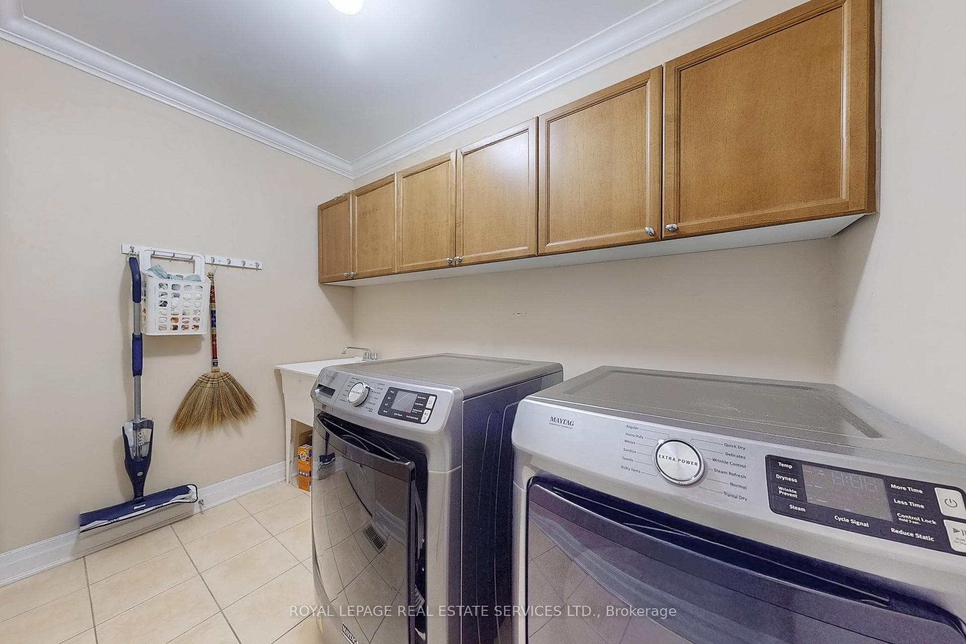 659 Hood Terrace photo 27