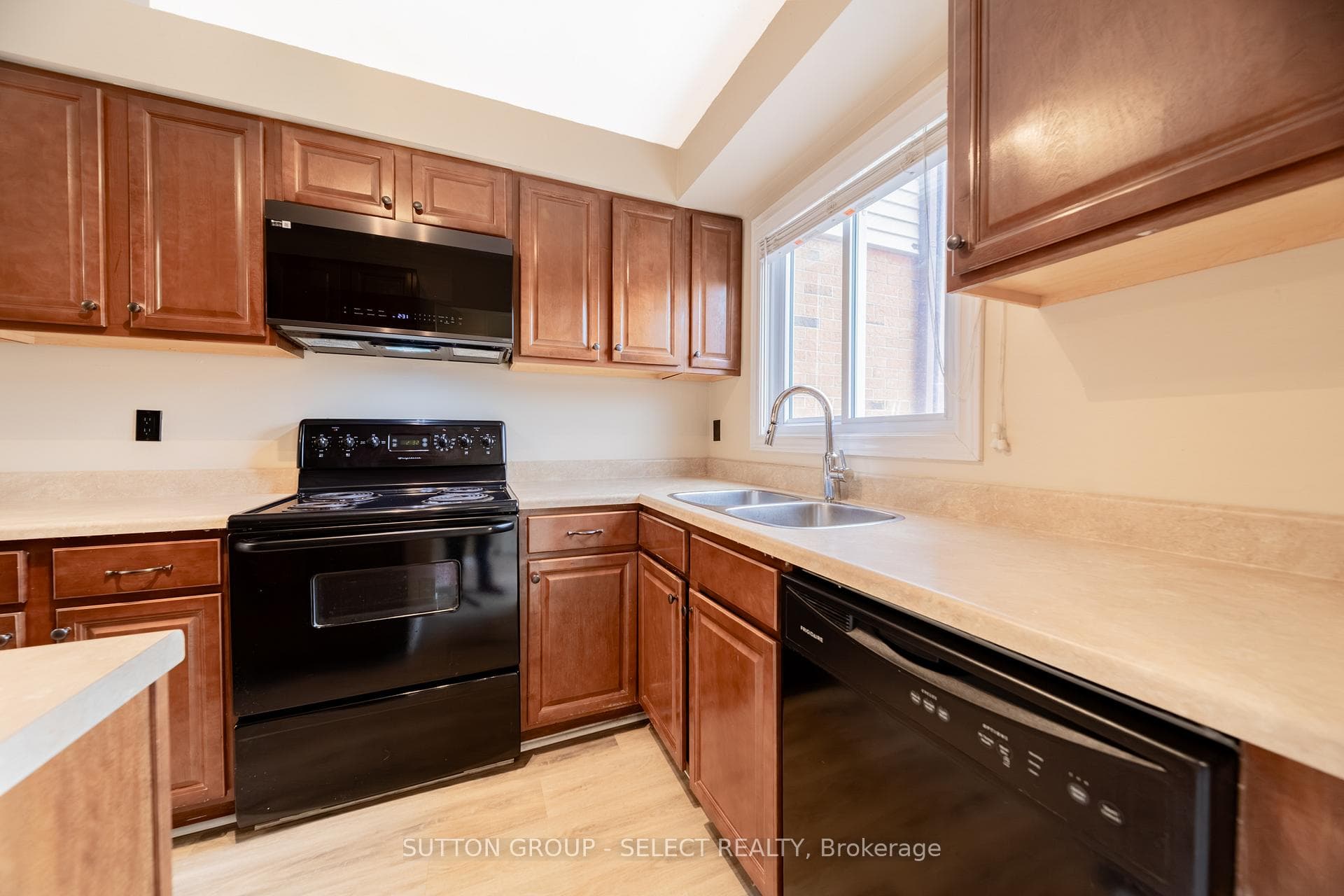 Kitchen - timber cabinets & new built-in microwave
