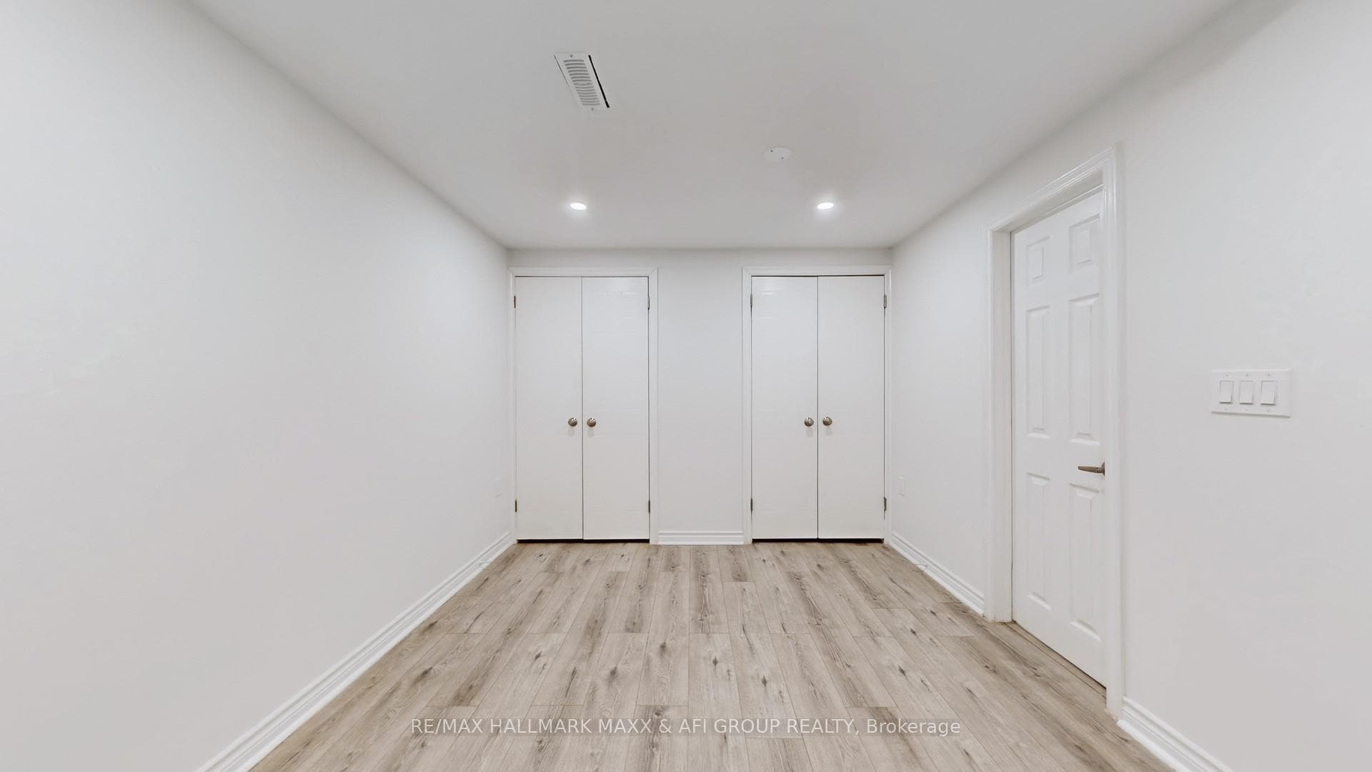 719 Shanahan Boulevard Unit Basement A photo 16