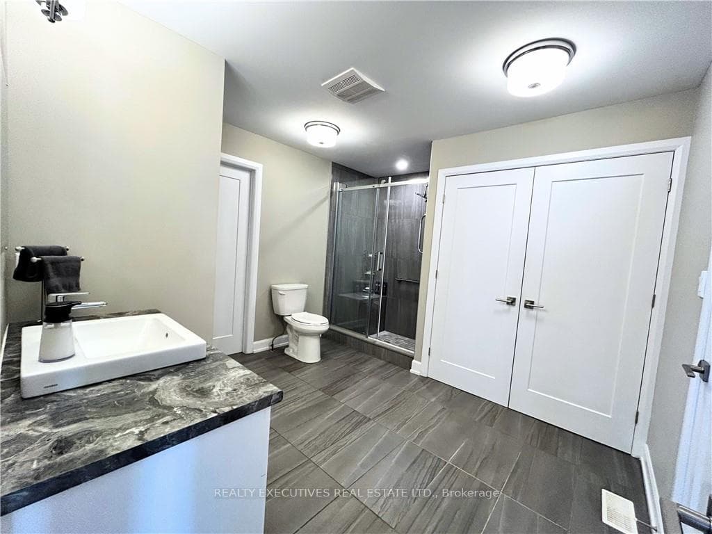 471 LANCASTER Lane photo 20