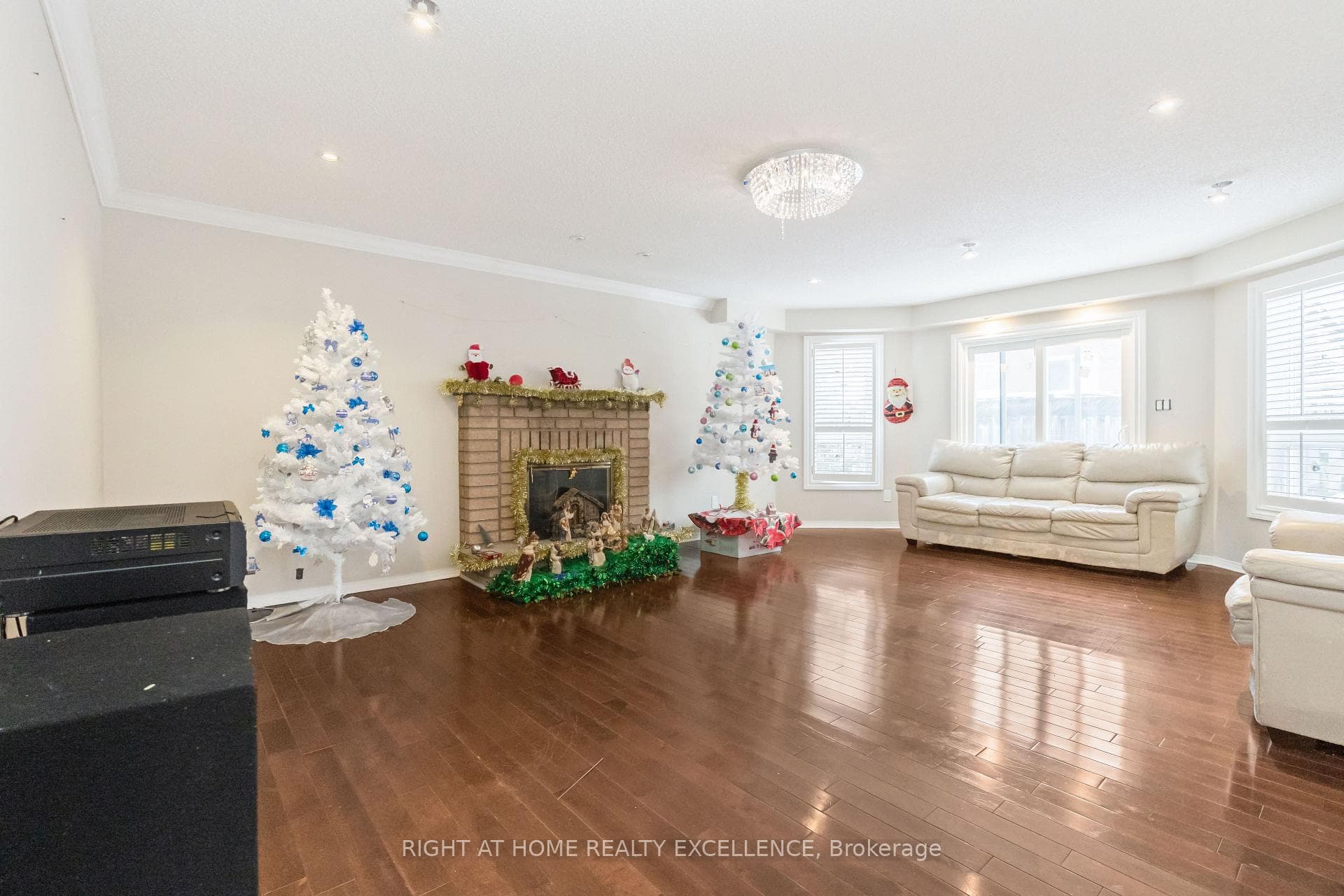 106 Royal Valley Drive photo 12
