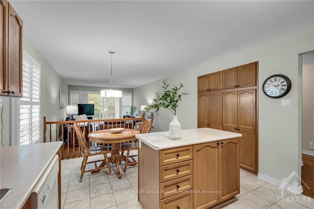 128 SPRINGCREEK Crescent photo 15