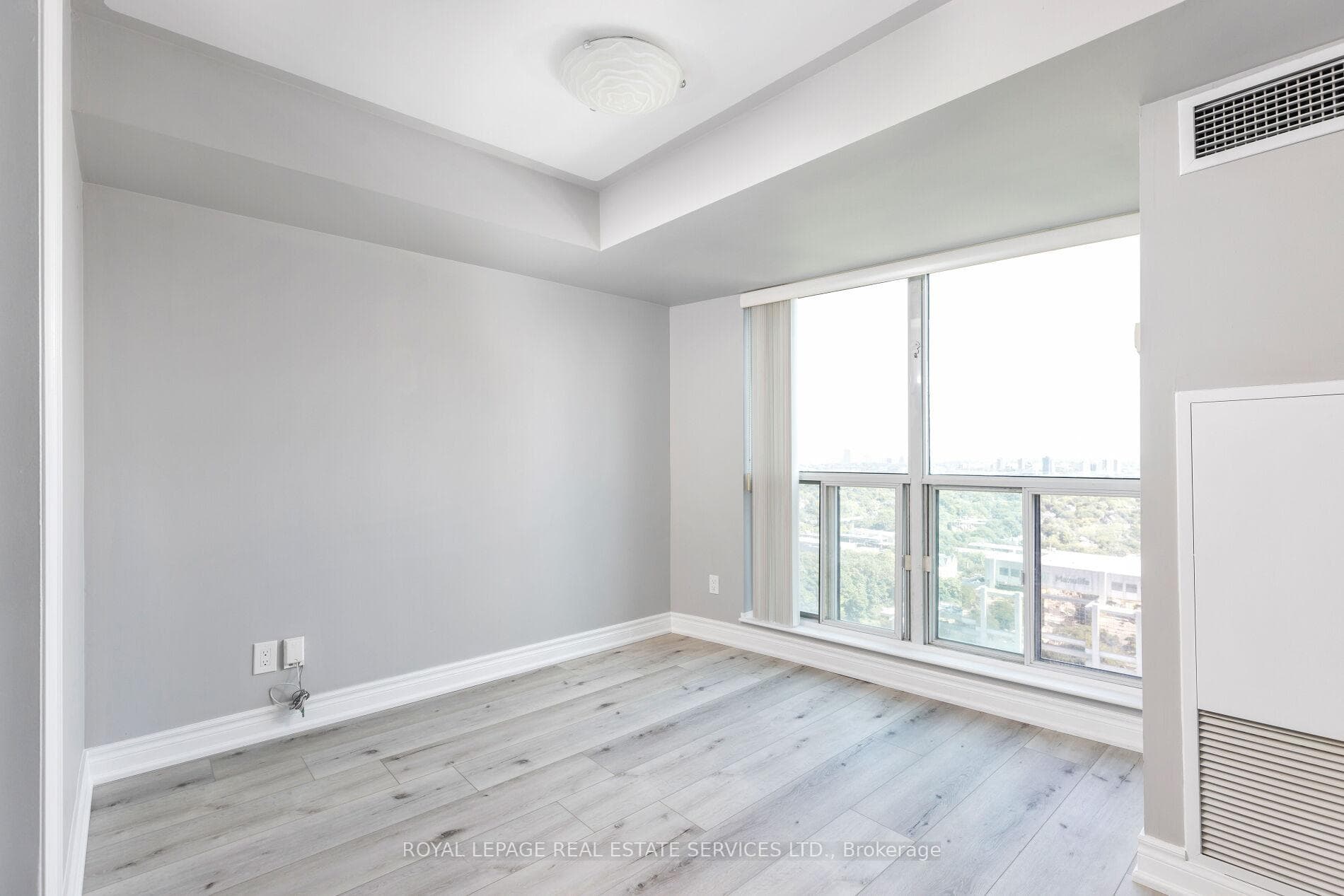 8 Park Road Unit 3307 photo 10