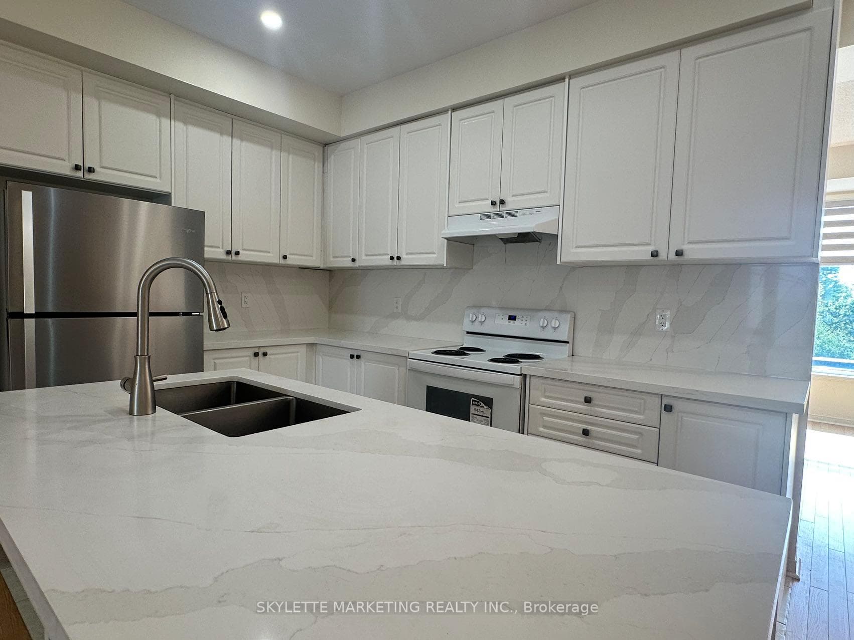 26 MCALISTER Avenue photo 4
