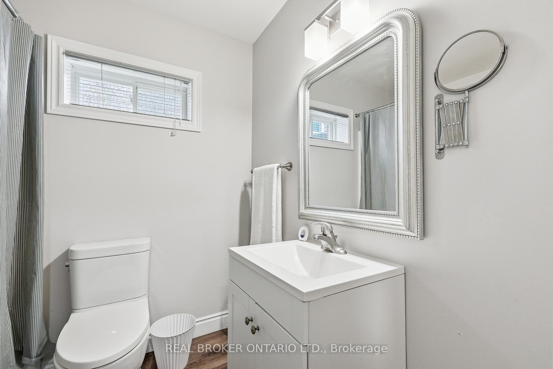 105 Harwood Road photo 28