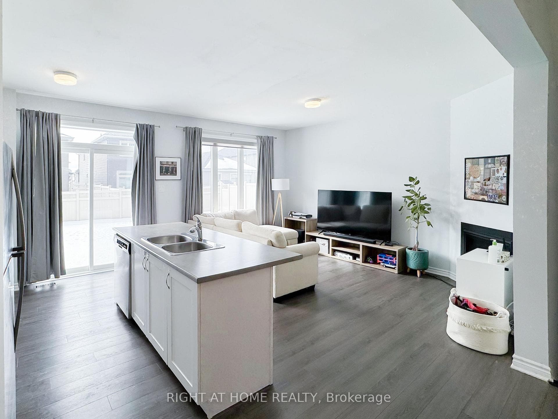 771 Brittanic Road photo 8