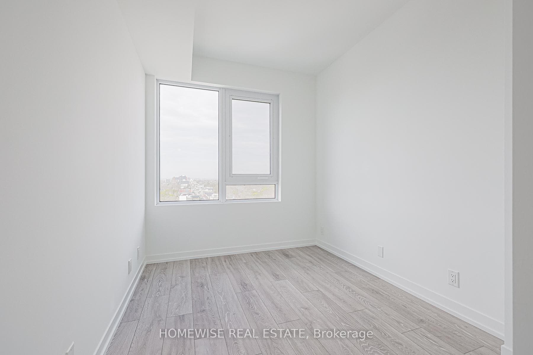 2020 Bathurst Street Unit 1605 photo 7
