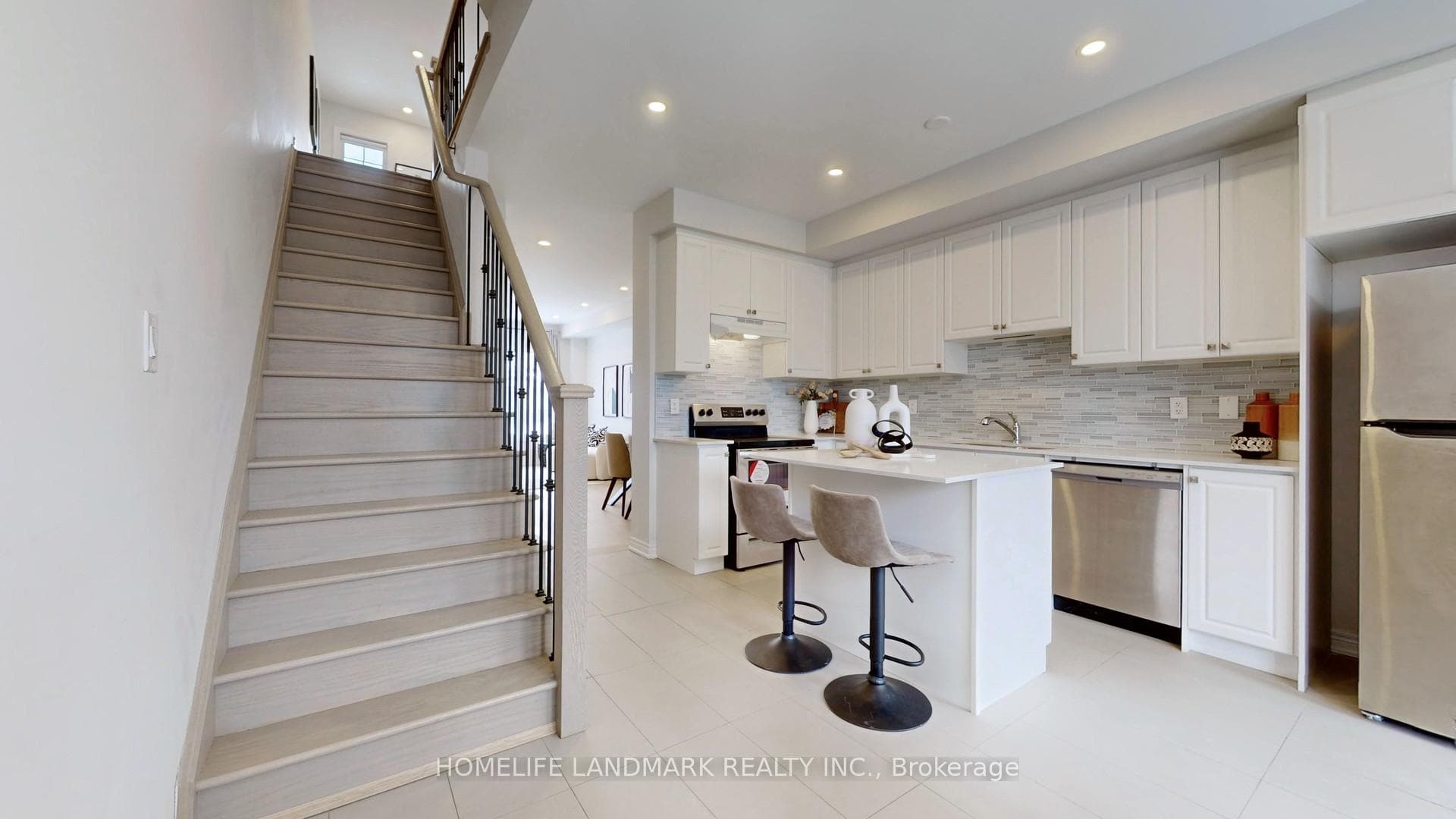 547 White's Hill Avenue photo 12