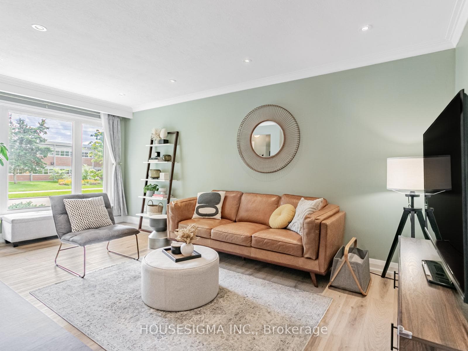 72 Ludstone Drive photo 8