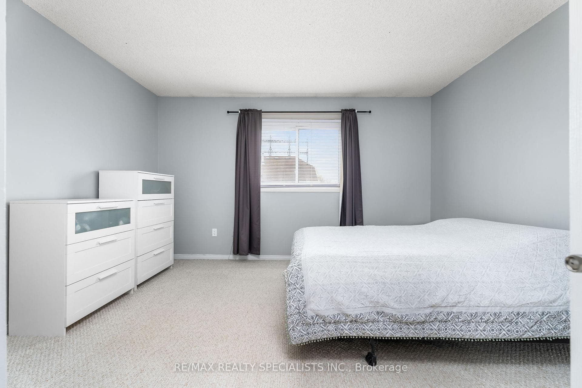 1290 WOODHILL Court photo 16
