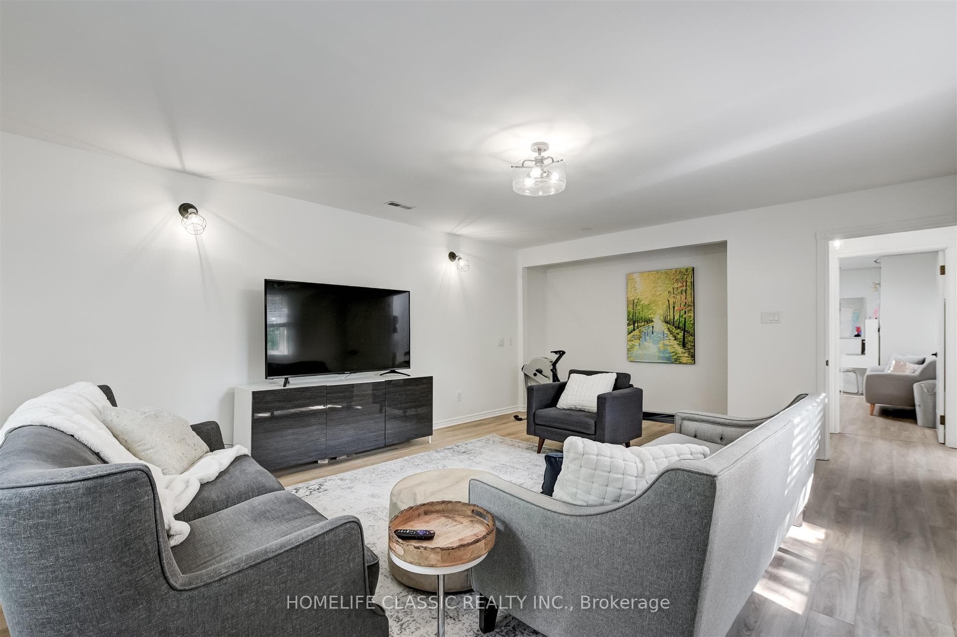 12 Rosalind Crescent photo 10