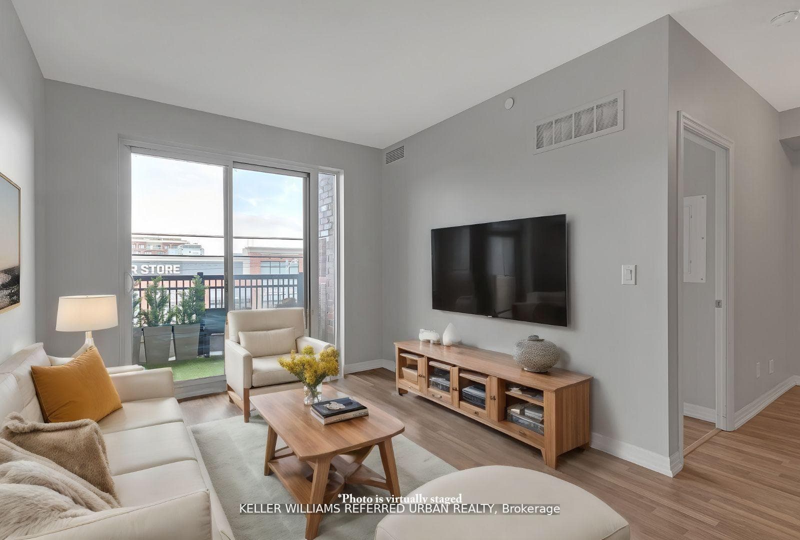 3563 Lake Shore Boulevard Unit 203 photo 9