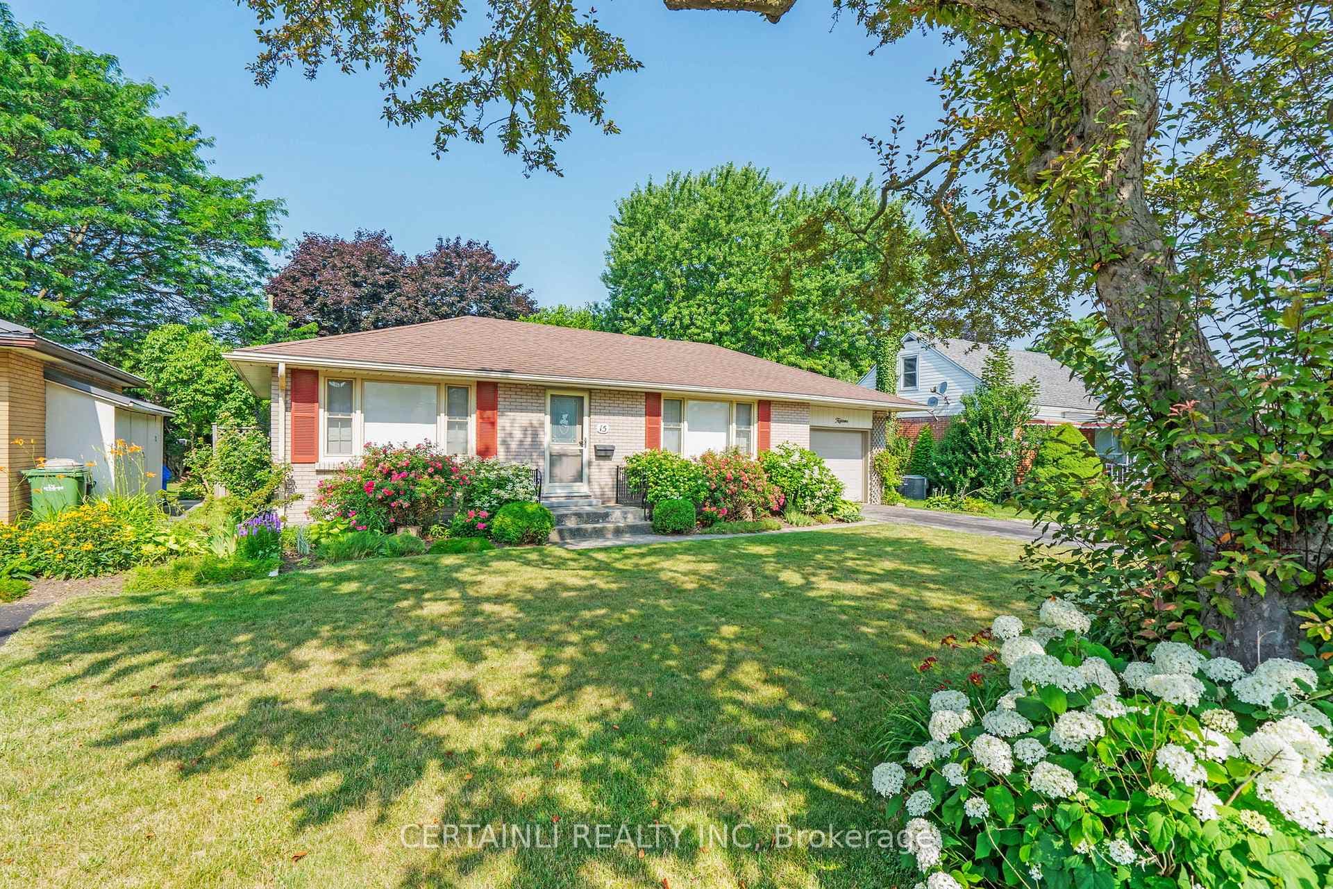 15 Hepburn Avenue photo 3