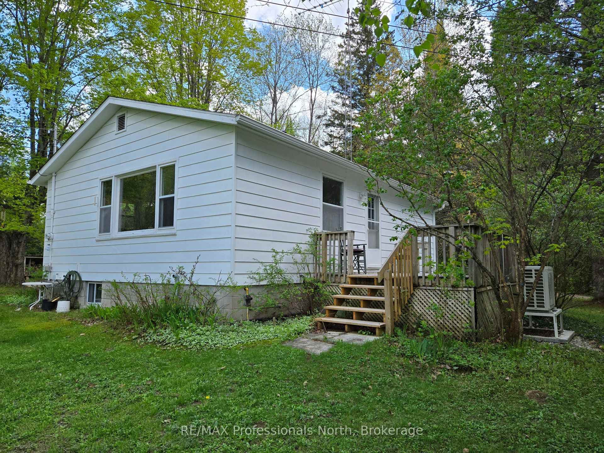 1010 Sturgeon Drive photo 1