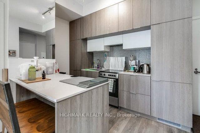 159 Dundas Street Unit 412 photo 17