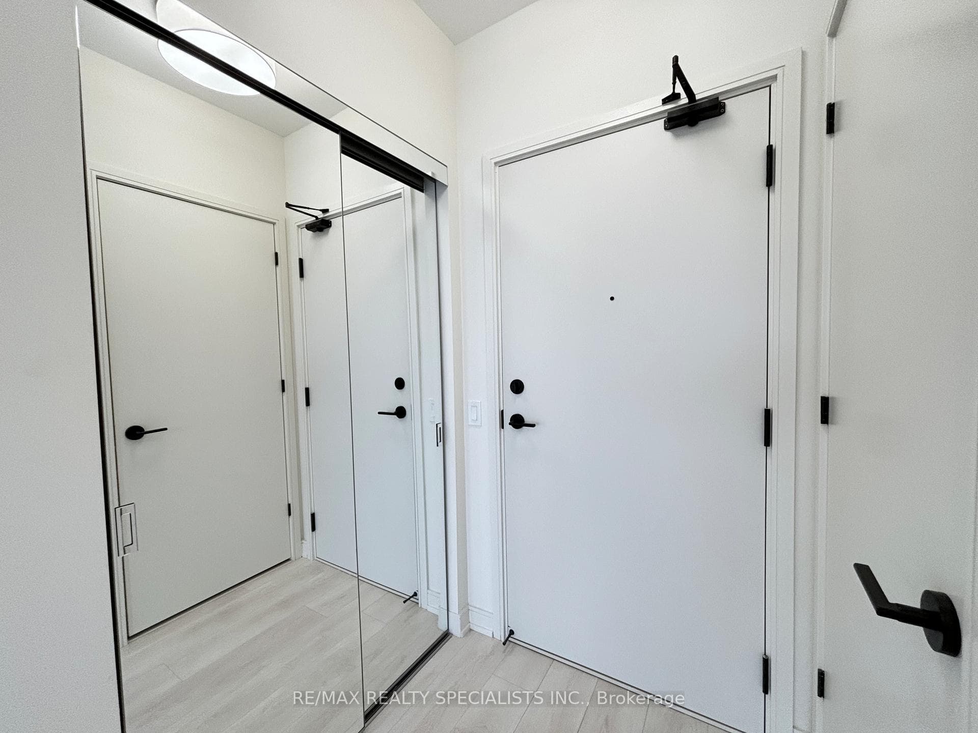 8010 Derry Road Unit 1305 photo 4