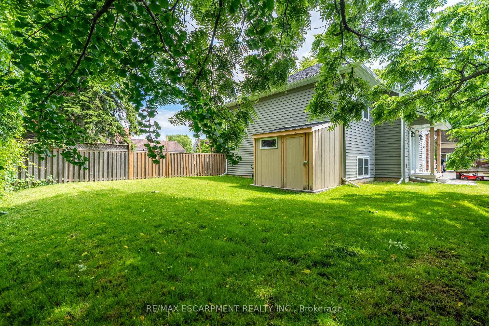 38 Viewpoint Avenue Unit 2 photo 14