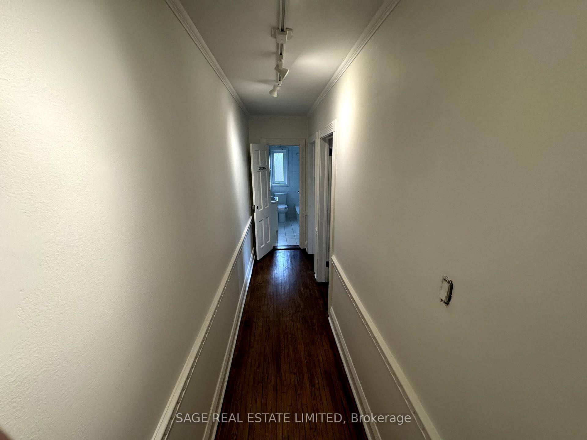 1077 Avenue Rd A