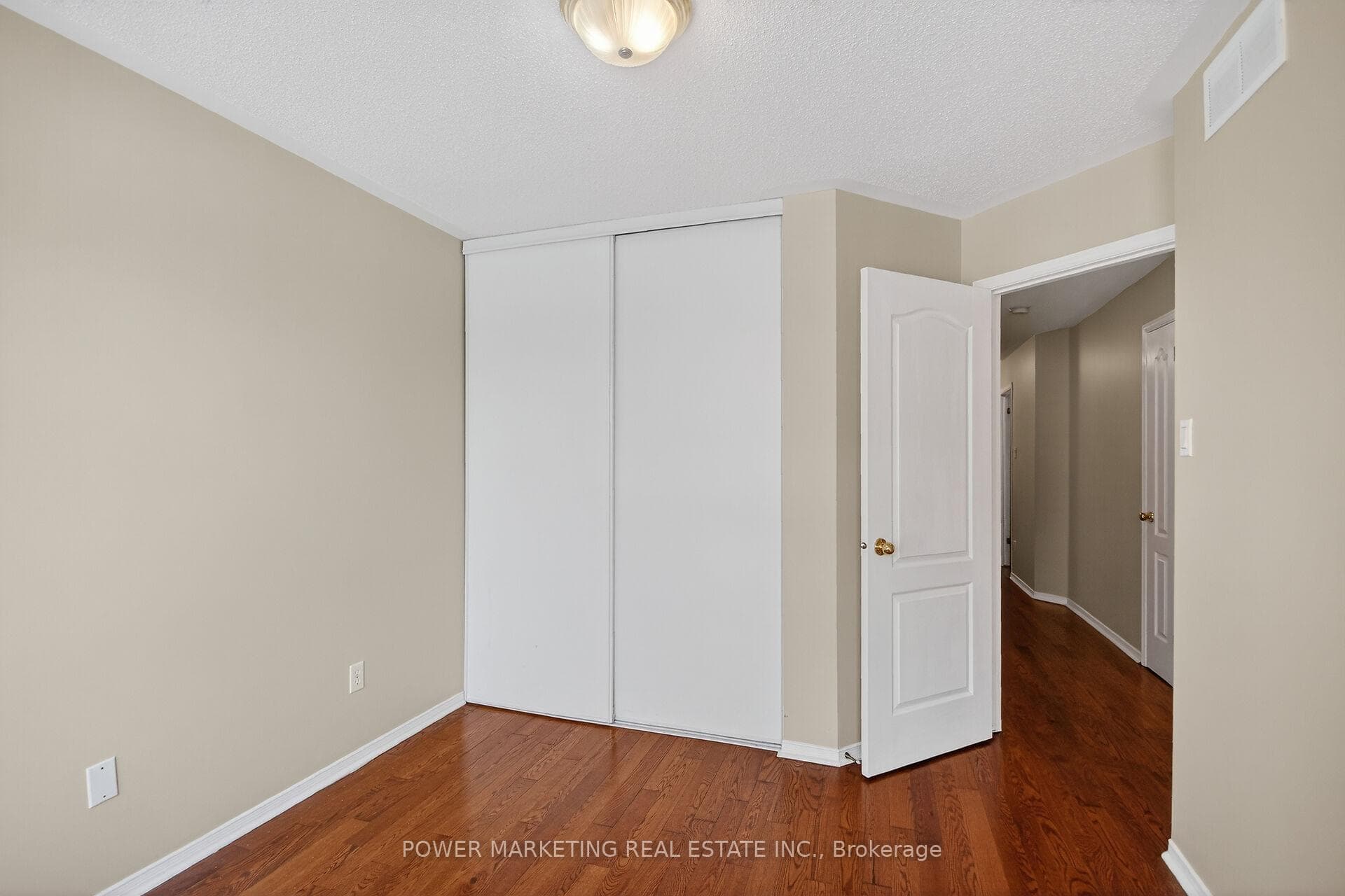 6410 Sablewood Place photo 16