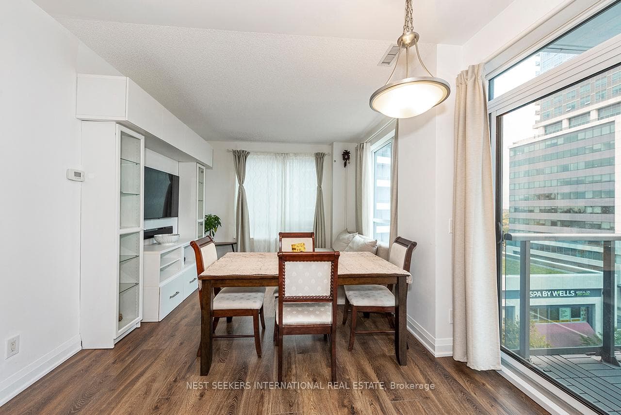 7165 Yonge Street Unit 733 photo 6