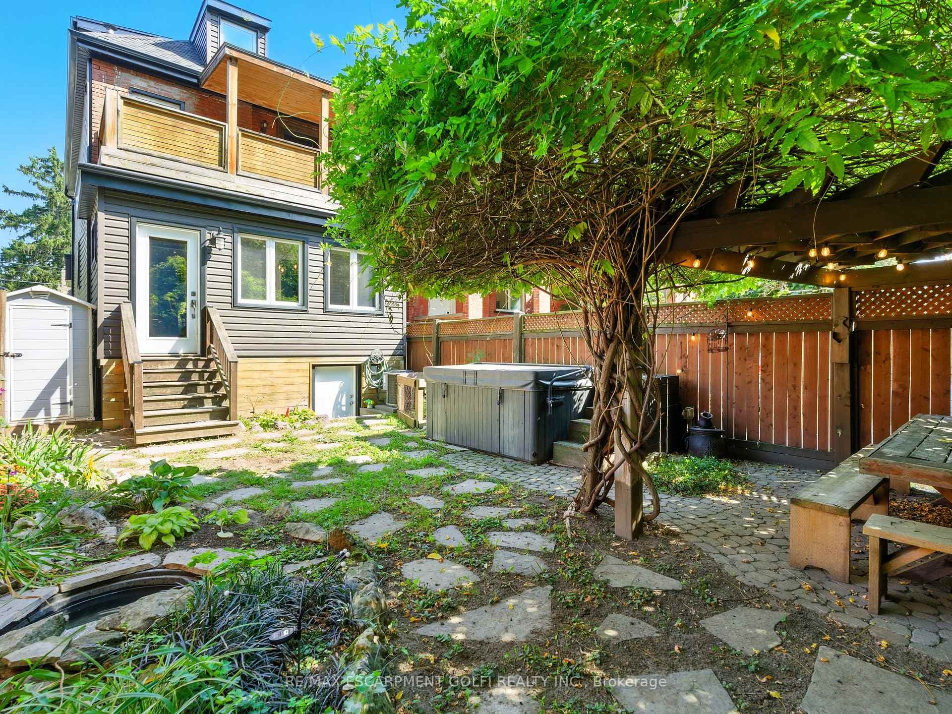 284 Cumberland Avenue photo 37
