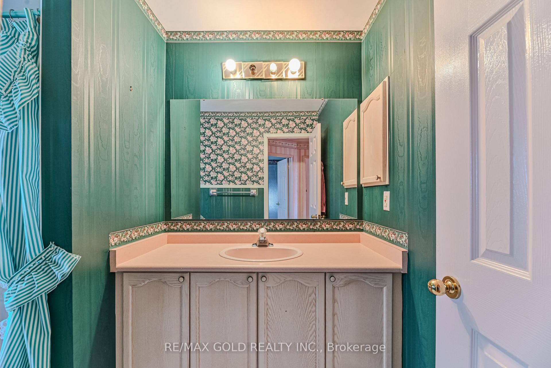 27 Bighorn Crescent photo 33