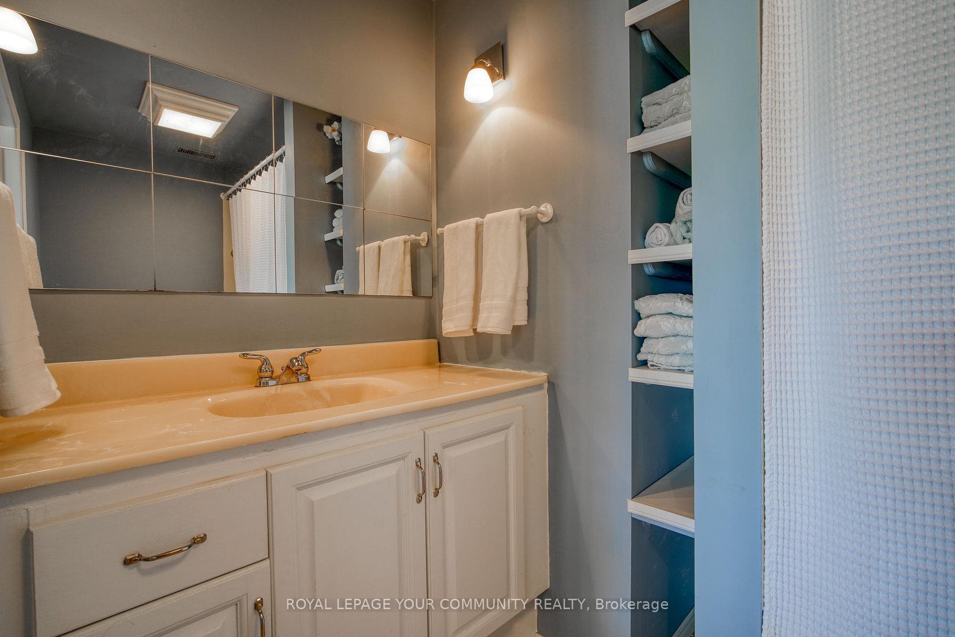 22 Beck Boulevard photo 36