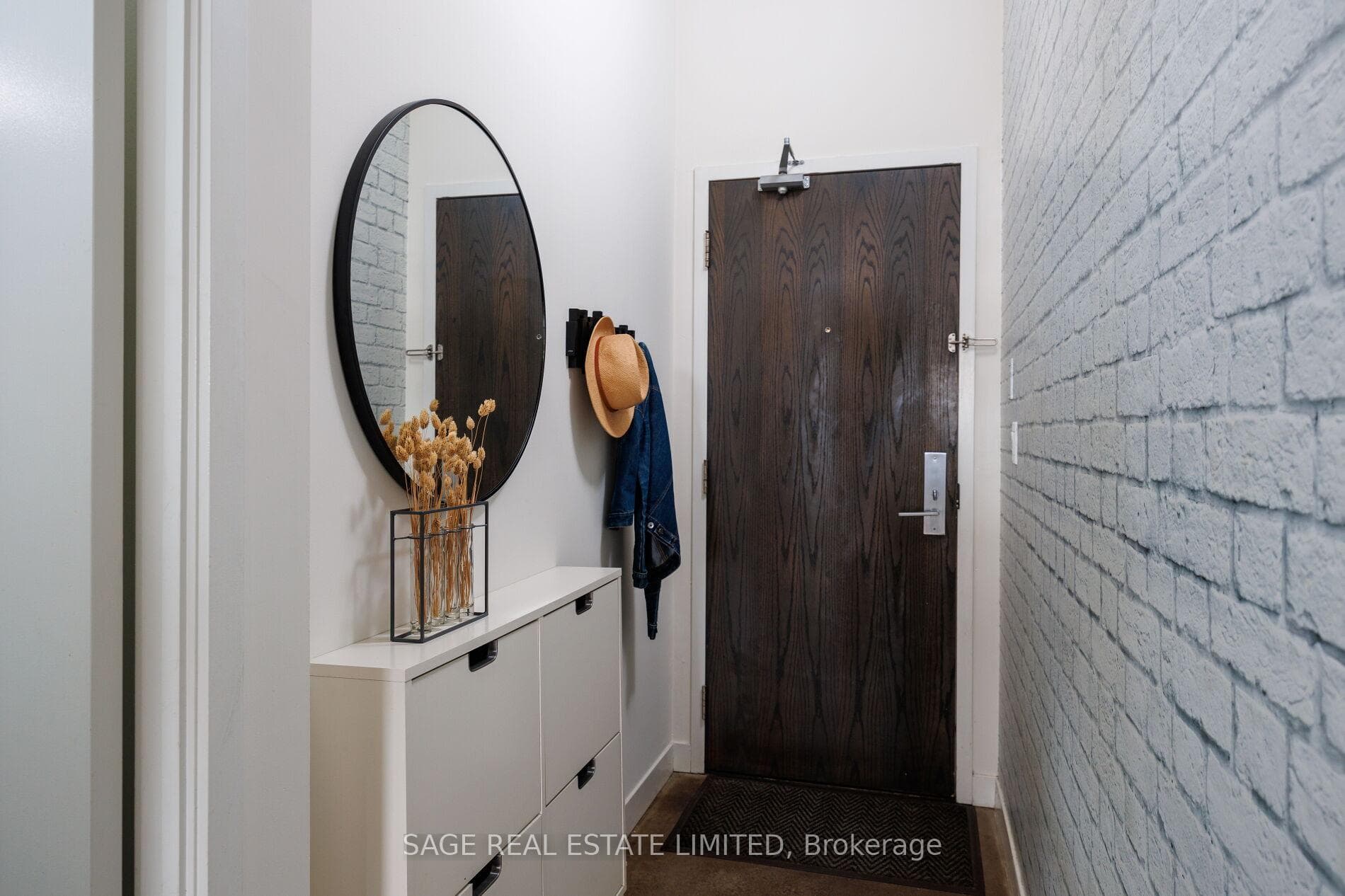 201 Carlaw Avenue Unit 313 photo 5