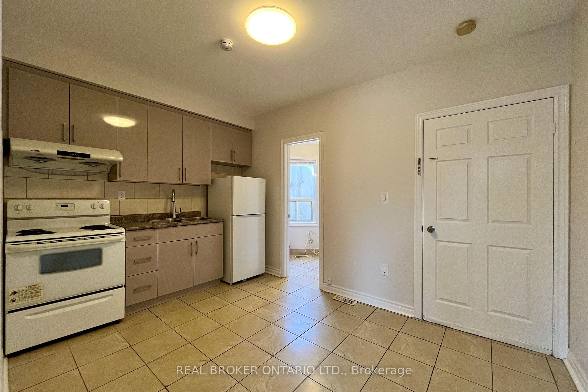 1228 Danforth Avenue Unit 1 photo 2