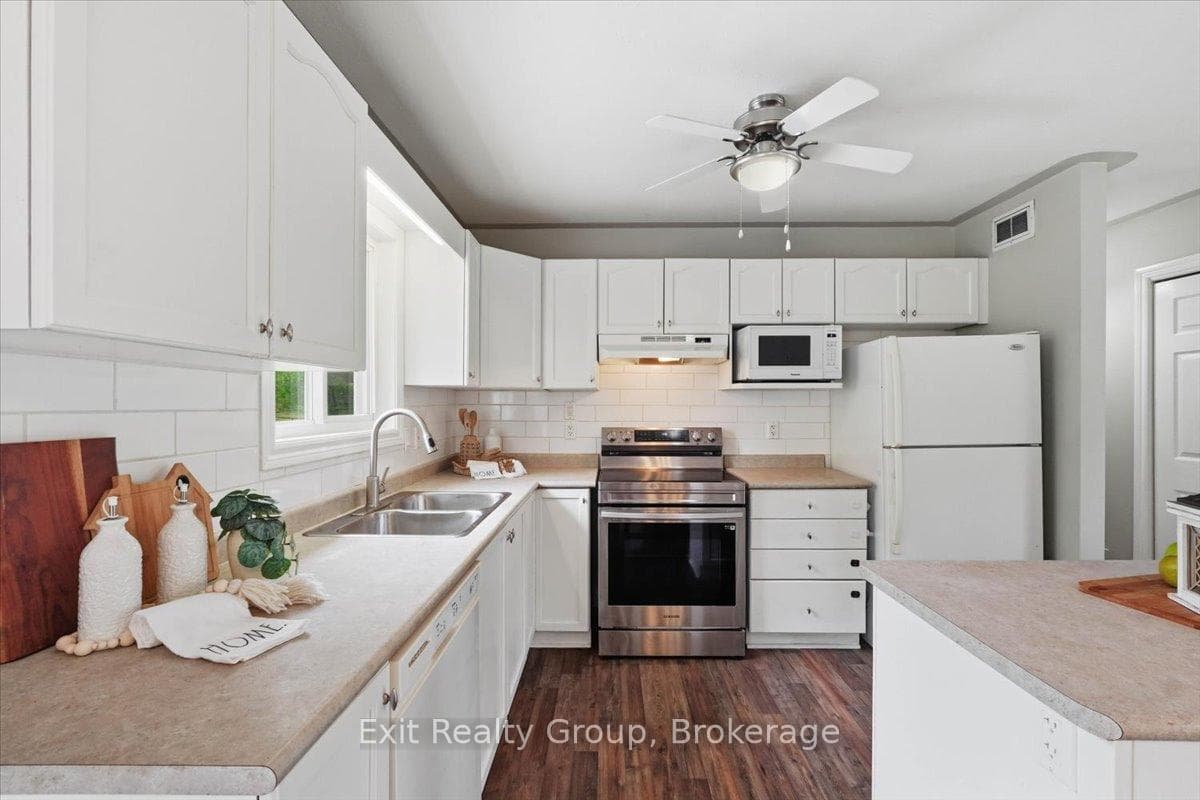 15448 Telephone Road photo 11