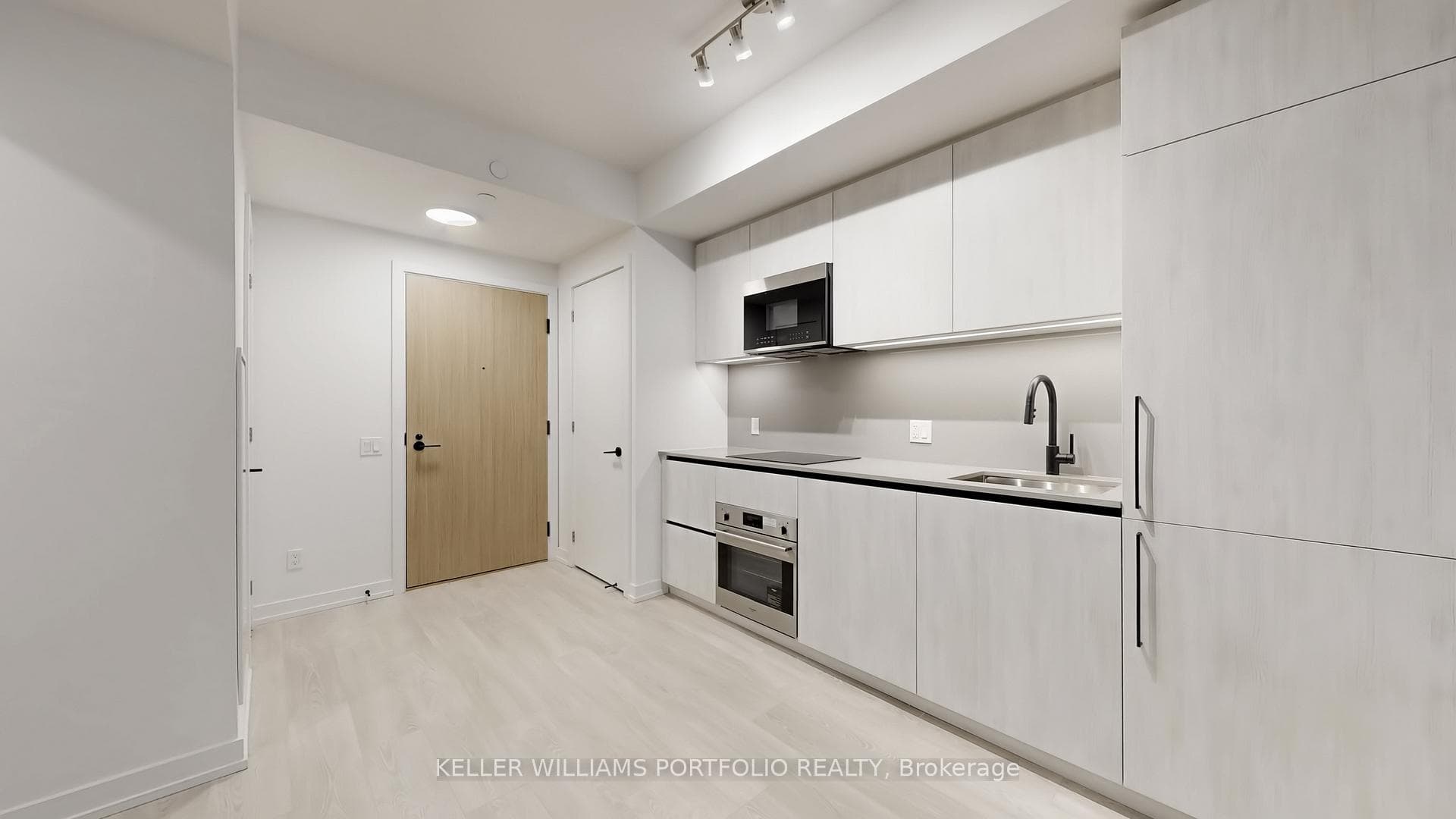 35 Parliament Street Unit 616 photo 5