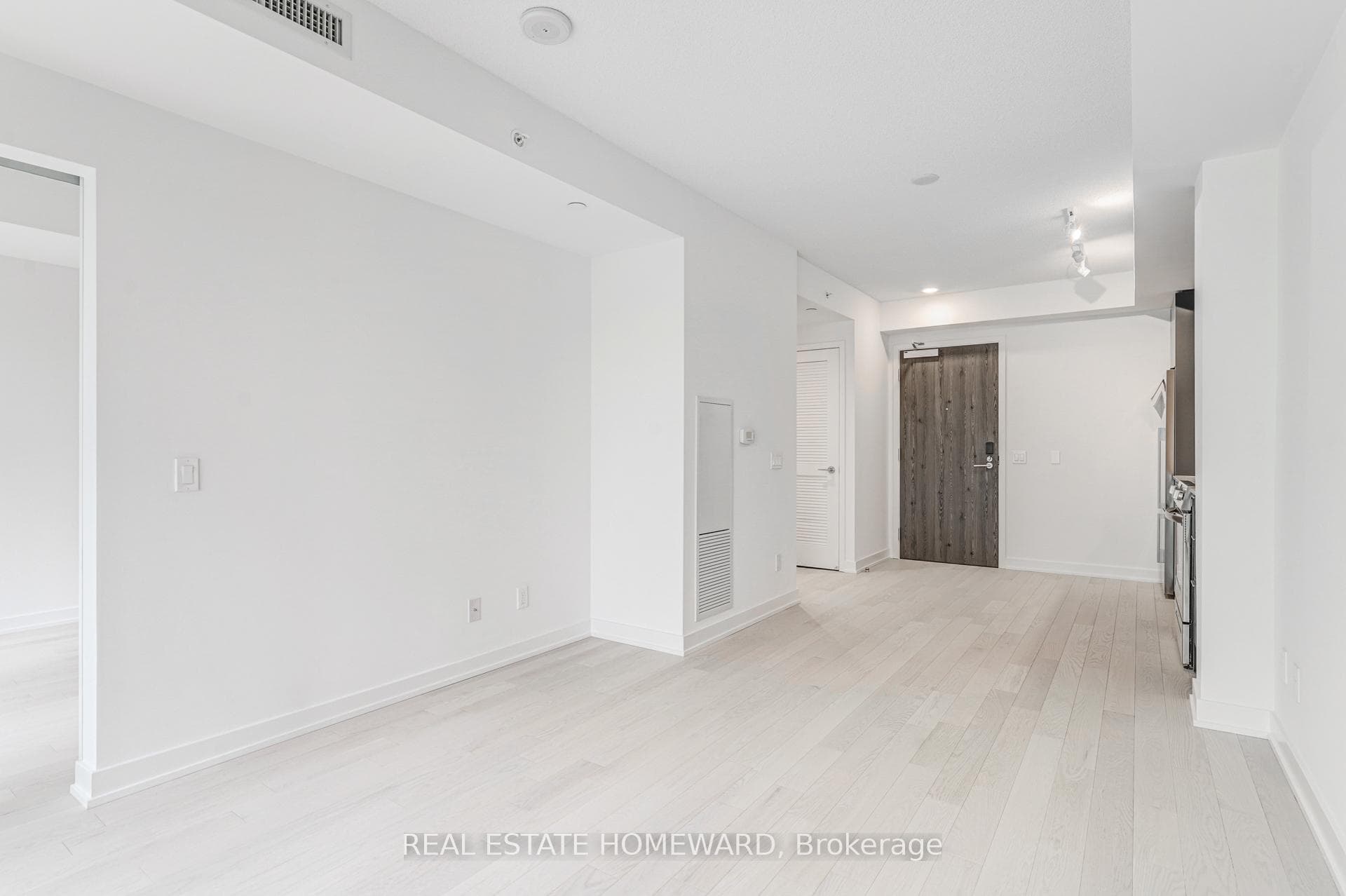 Living Room/Kitchen