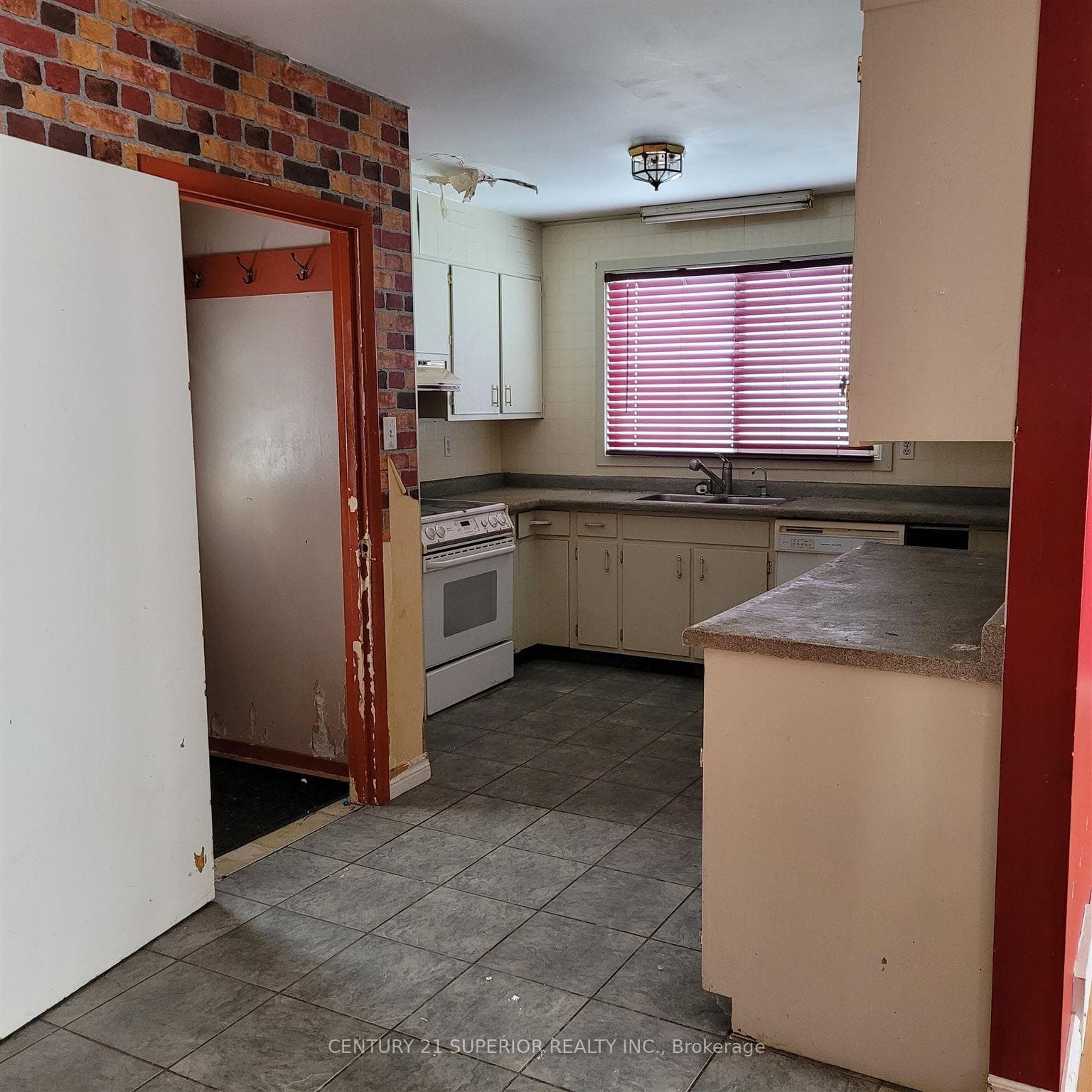10 Shawinigan Place photo 10