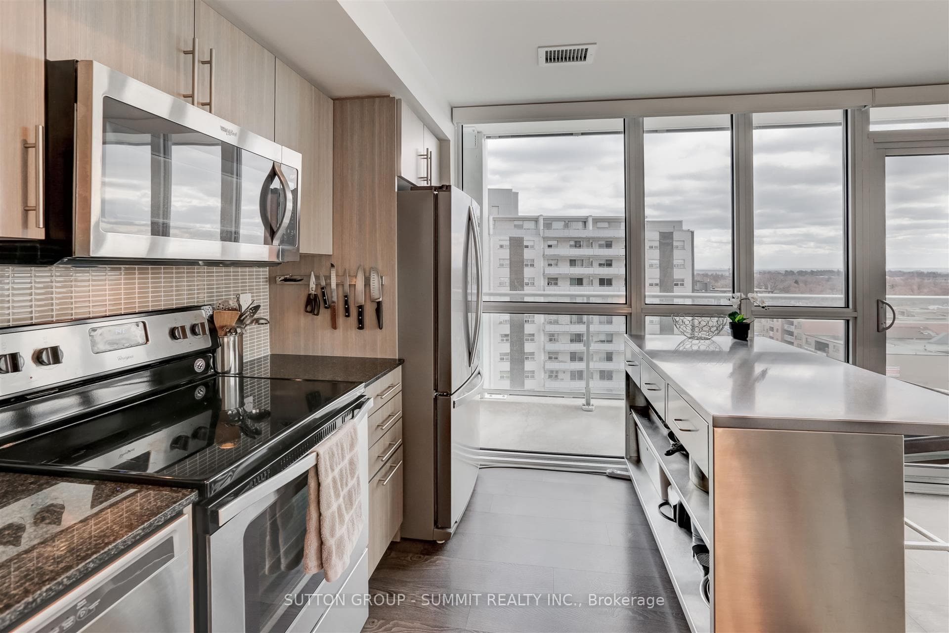 55 SPEERS Road Unit 709 photo 9