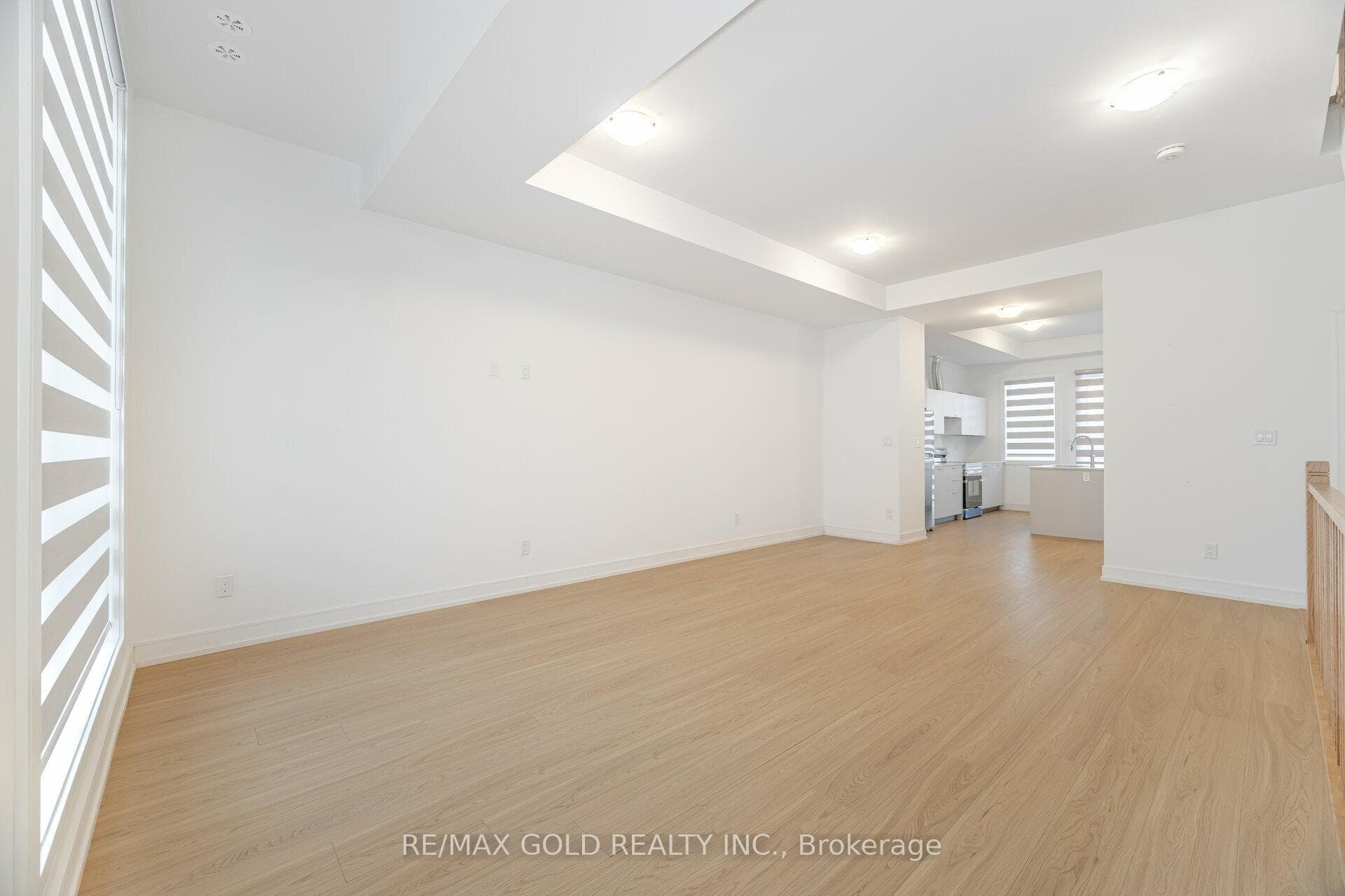 49 Desiree Place Unit 33 photo 5