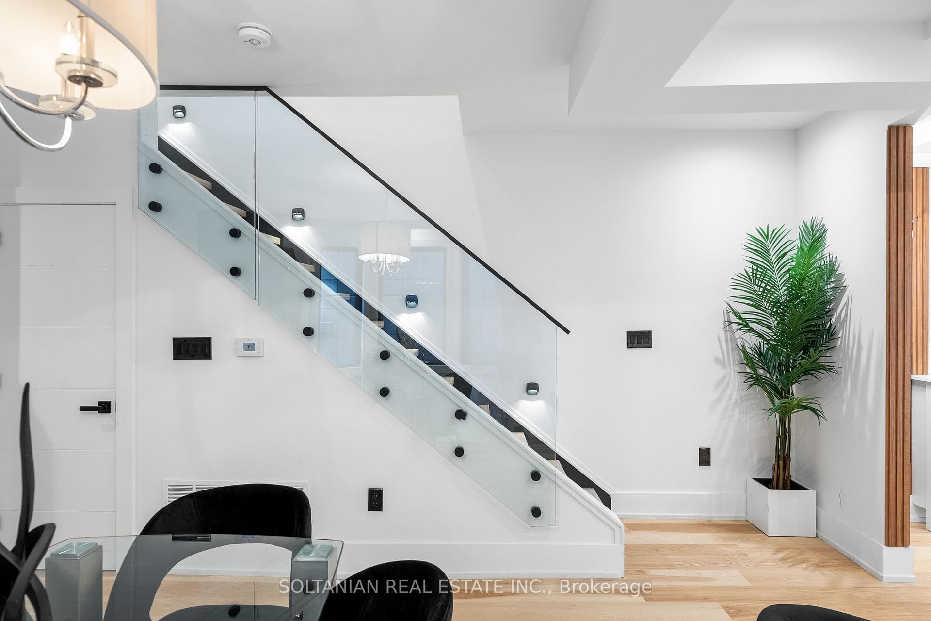 316 Salem Avenue photo 19