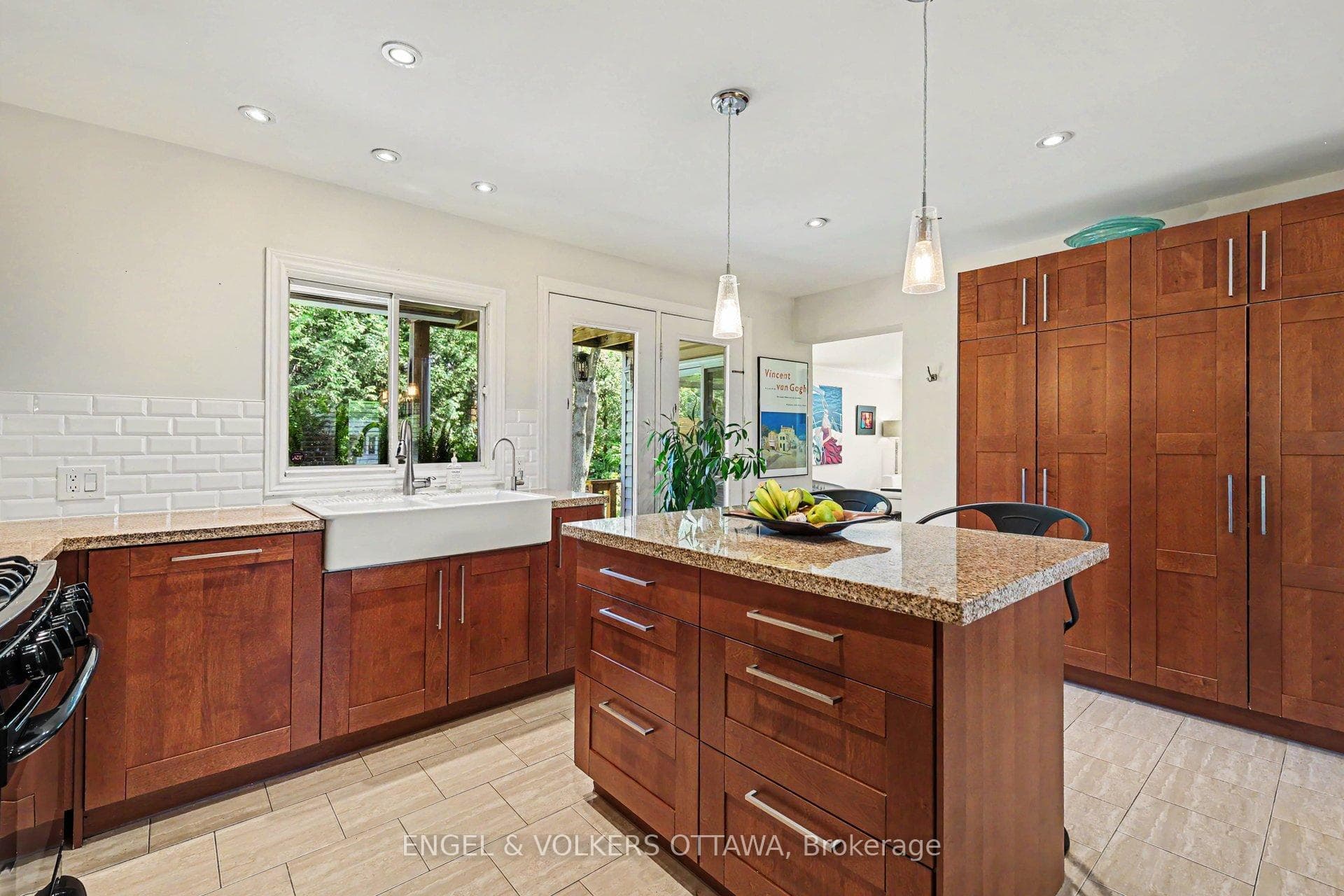 176 Sanford Avenue photo 12