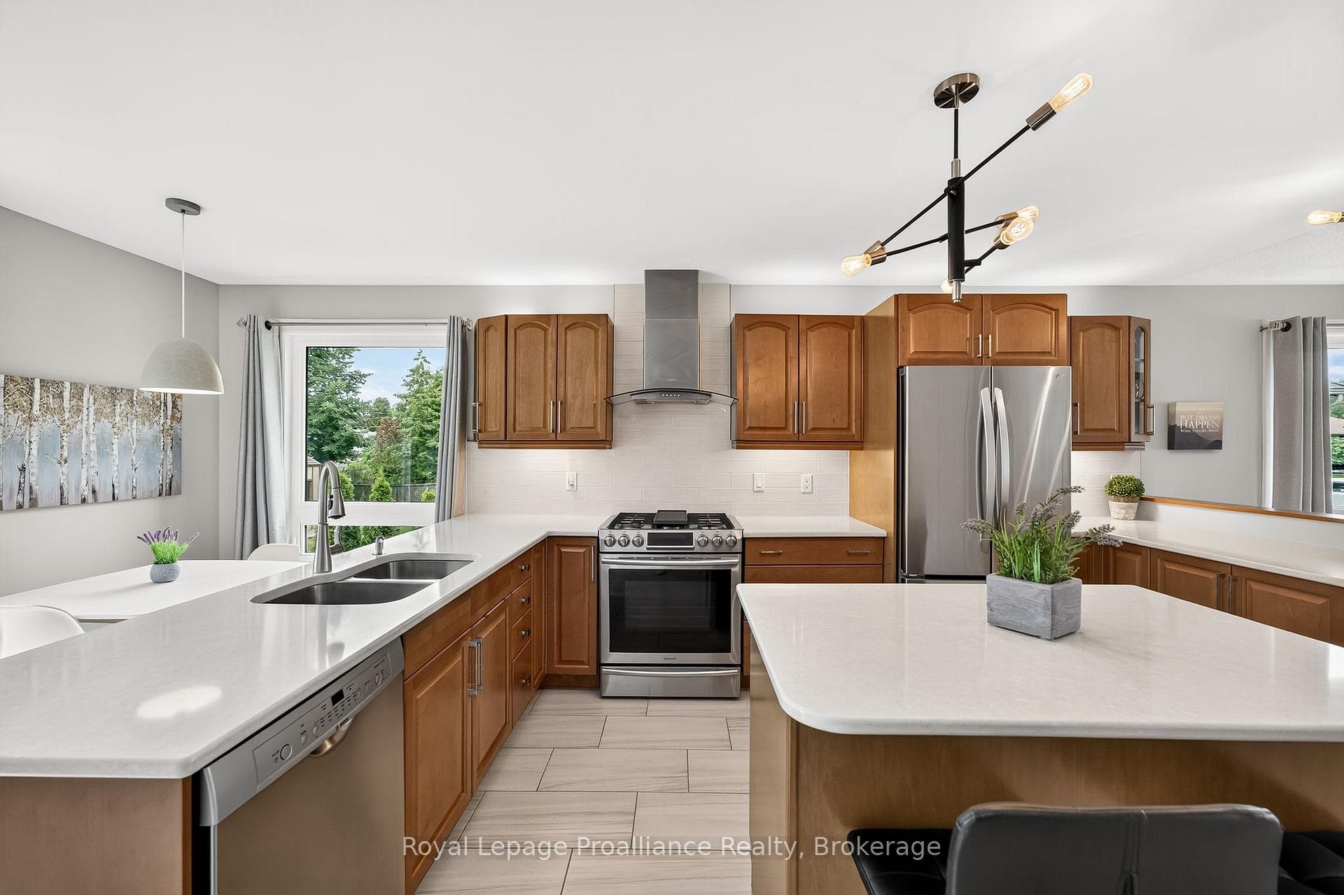 22 Iroquois Avenue photo 20