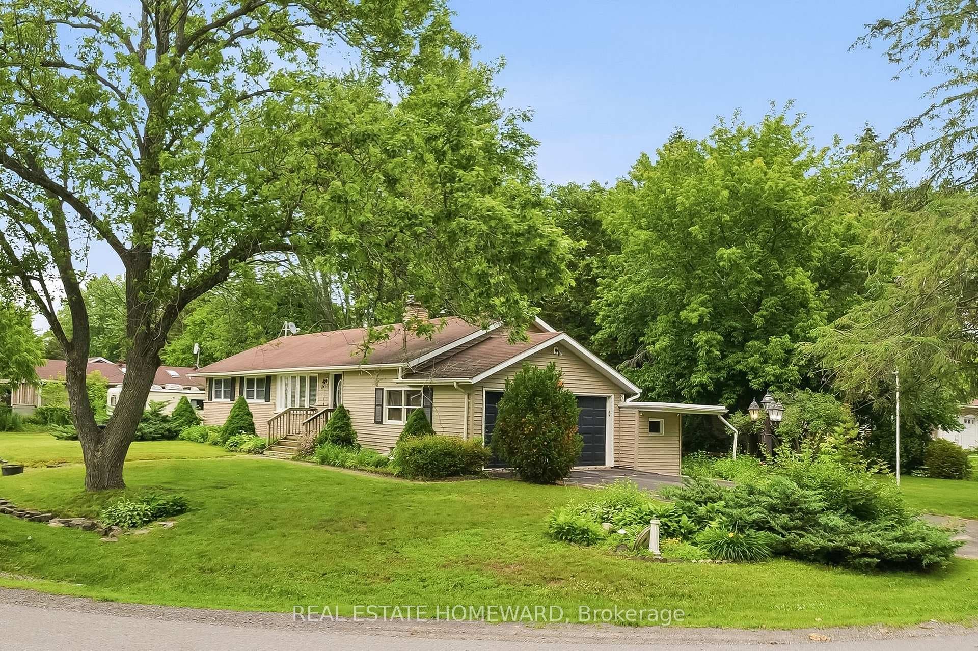 4 Wayne Crescent photo 1