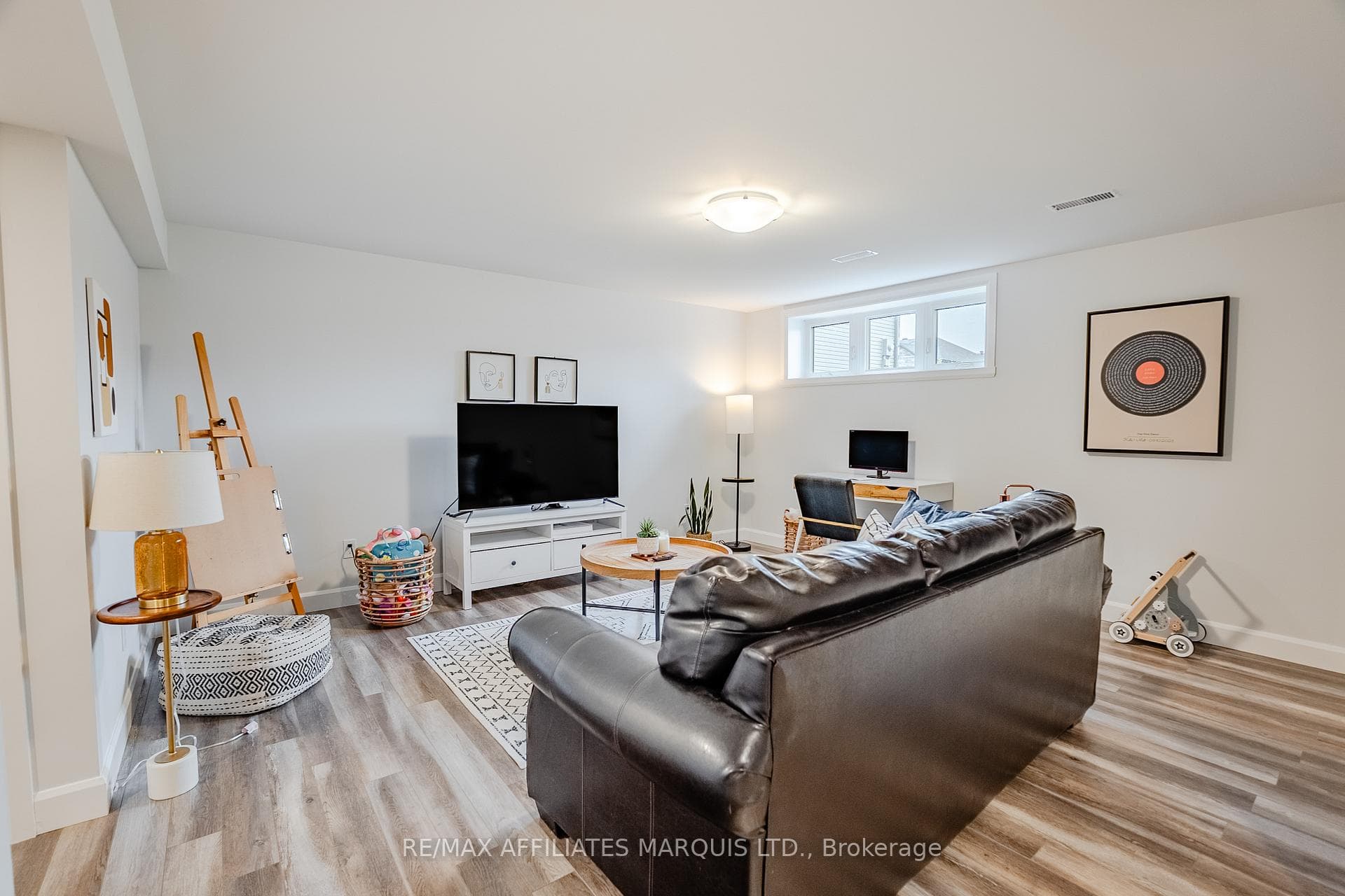 269 Gillis Avenue photo 33