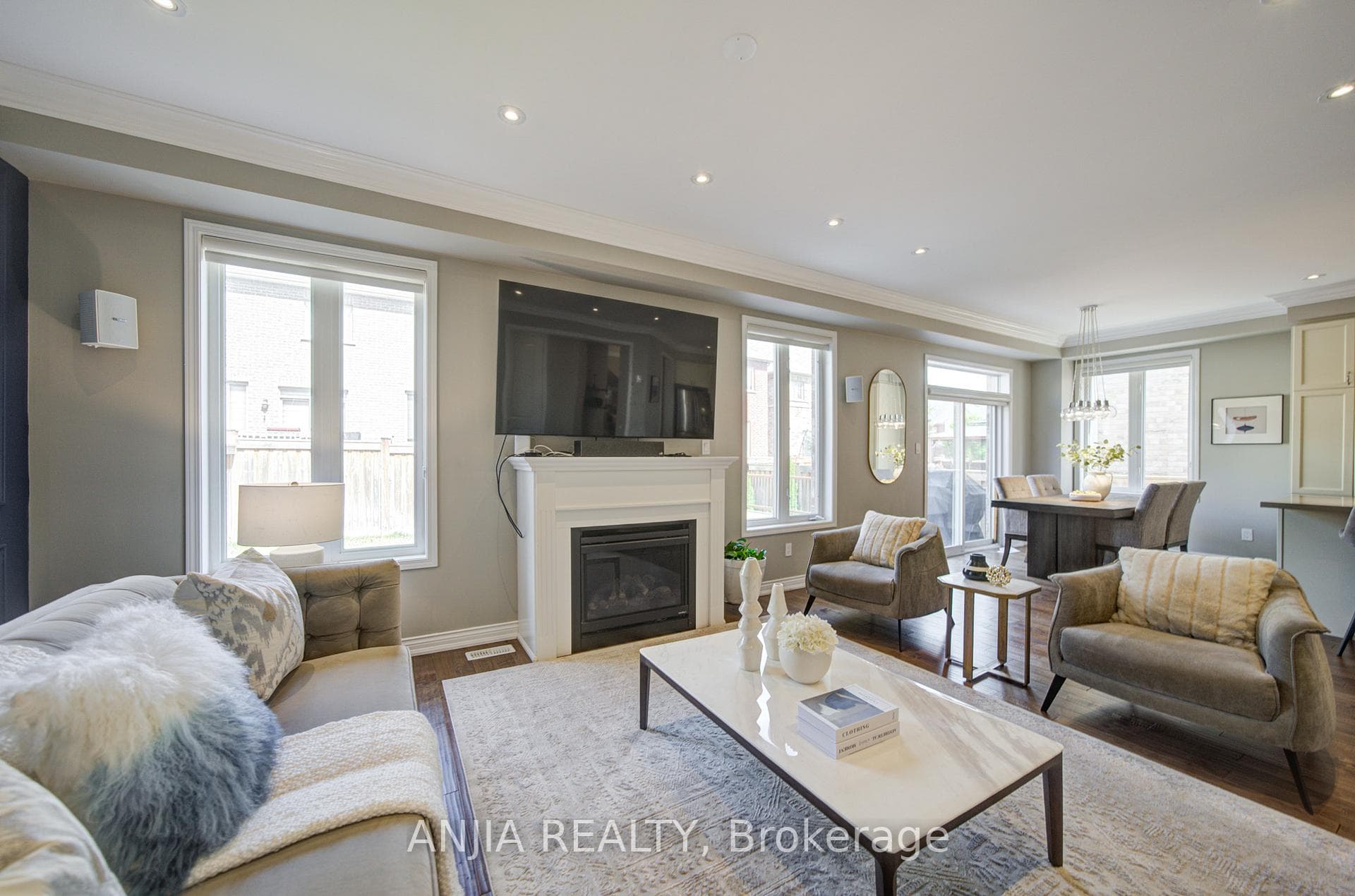56 Stockell Crescent photo 13
