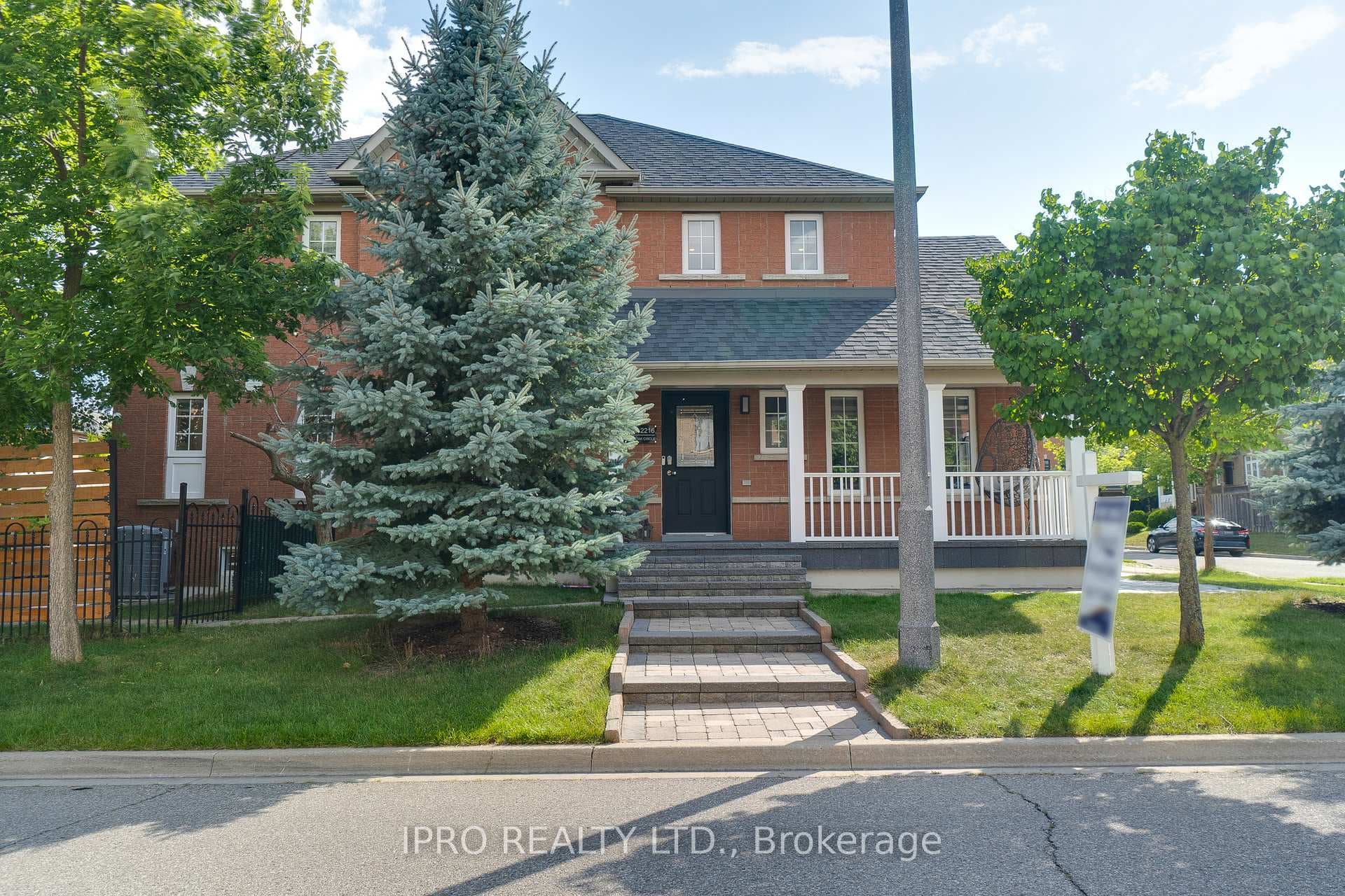 2216 Blue Oak Circle photo 1