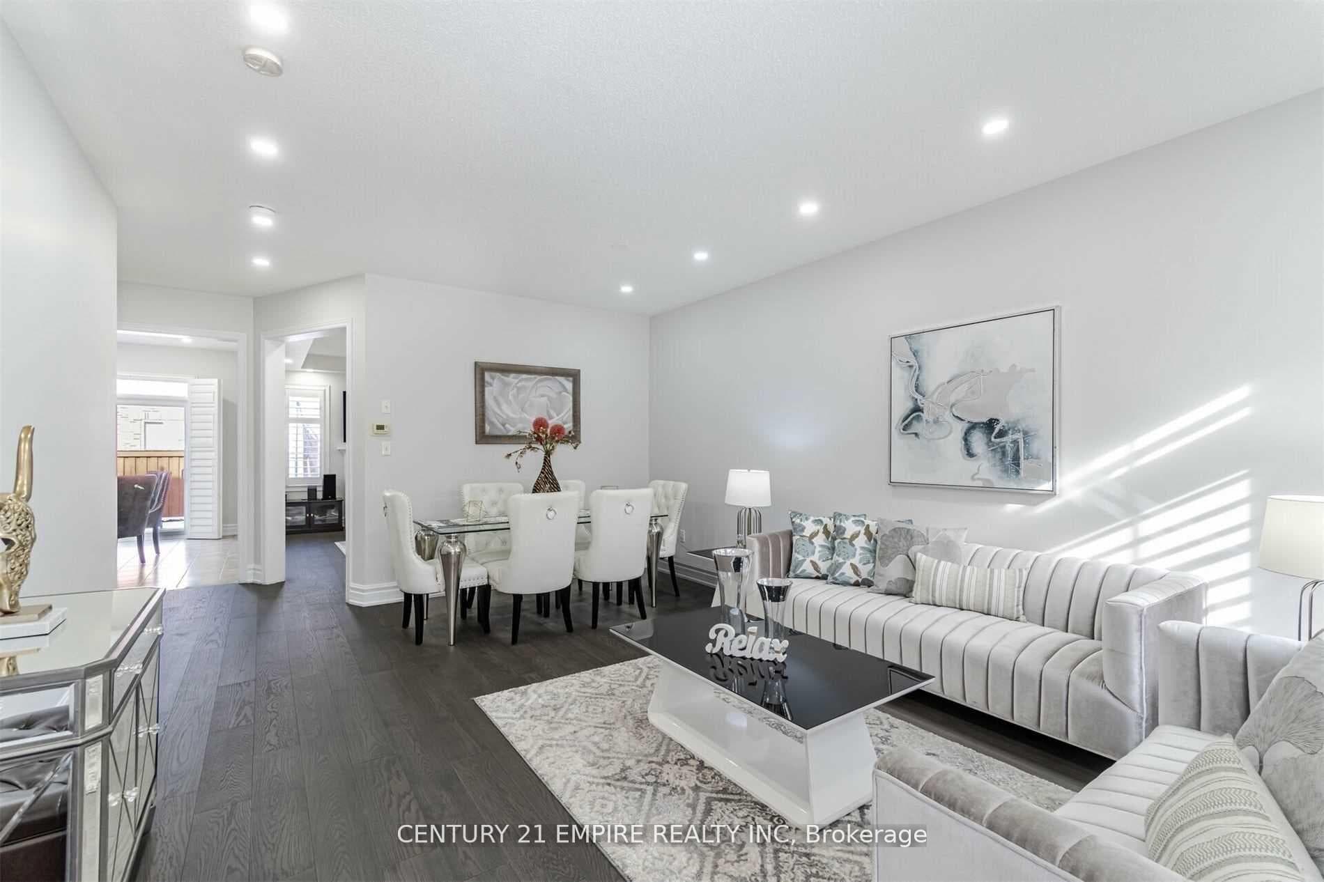 17 Amy Avenue Unit Main photo 3