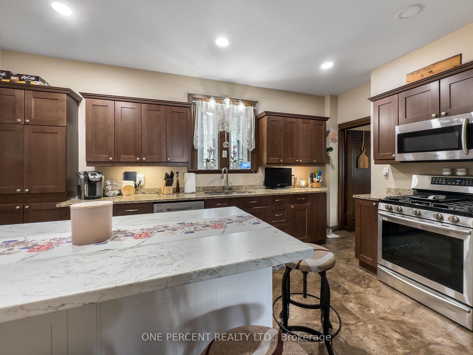 104 DUNDAS Street photo 11