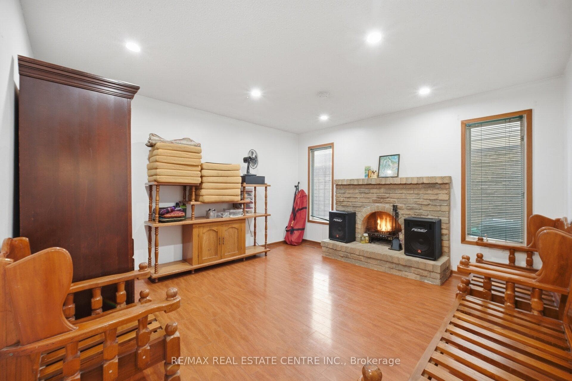 32 Dafoe Crescent photo 8